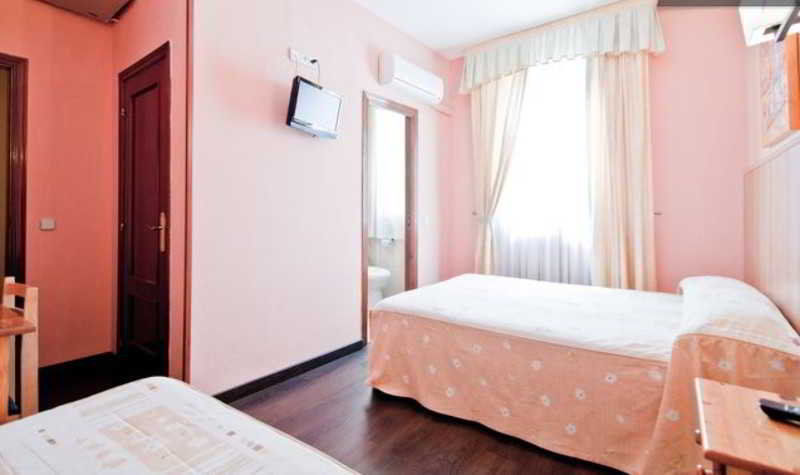 Hostal Gallardo Madrid Exterior foto